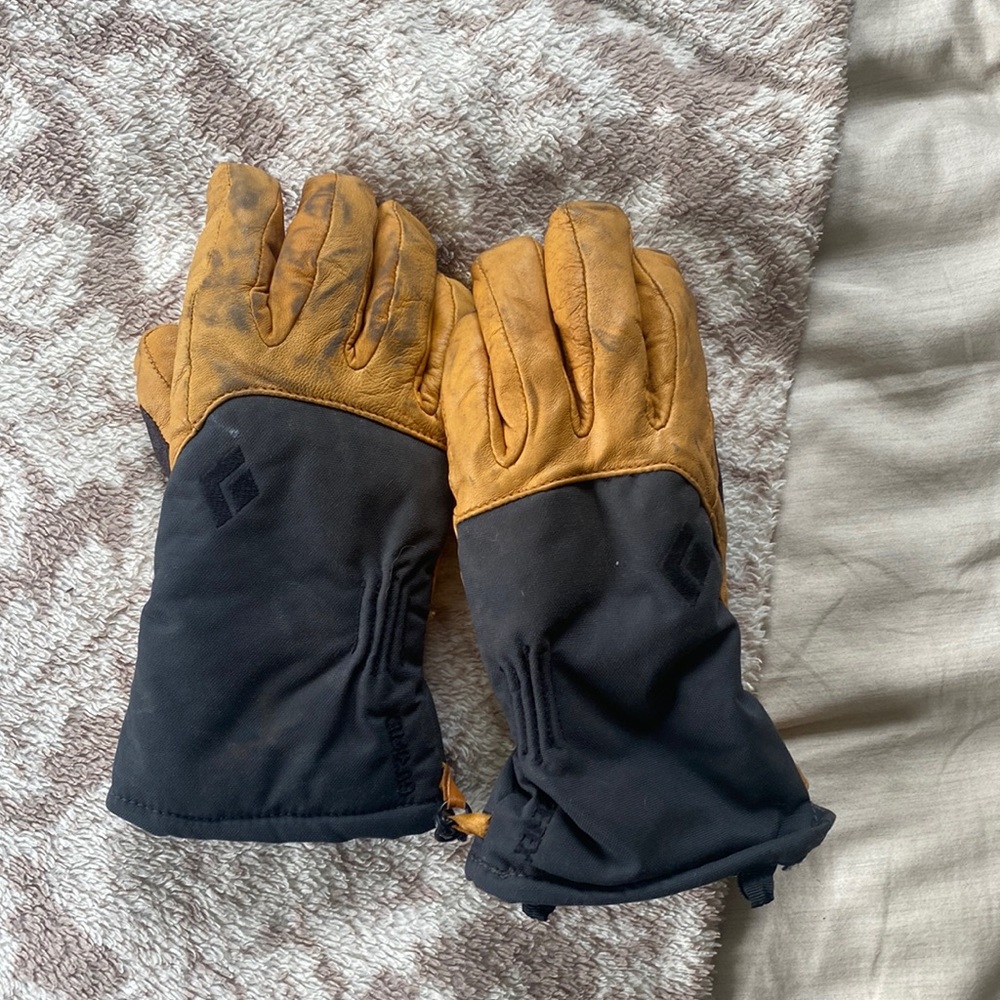 Black diamond ski gloves